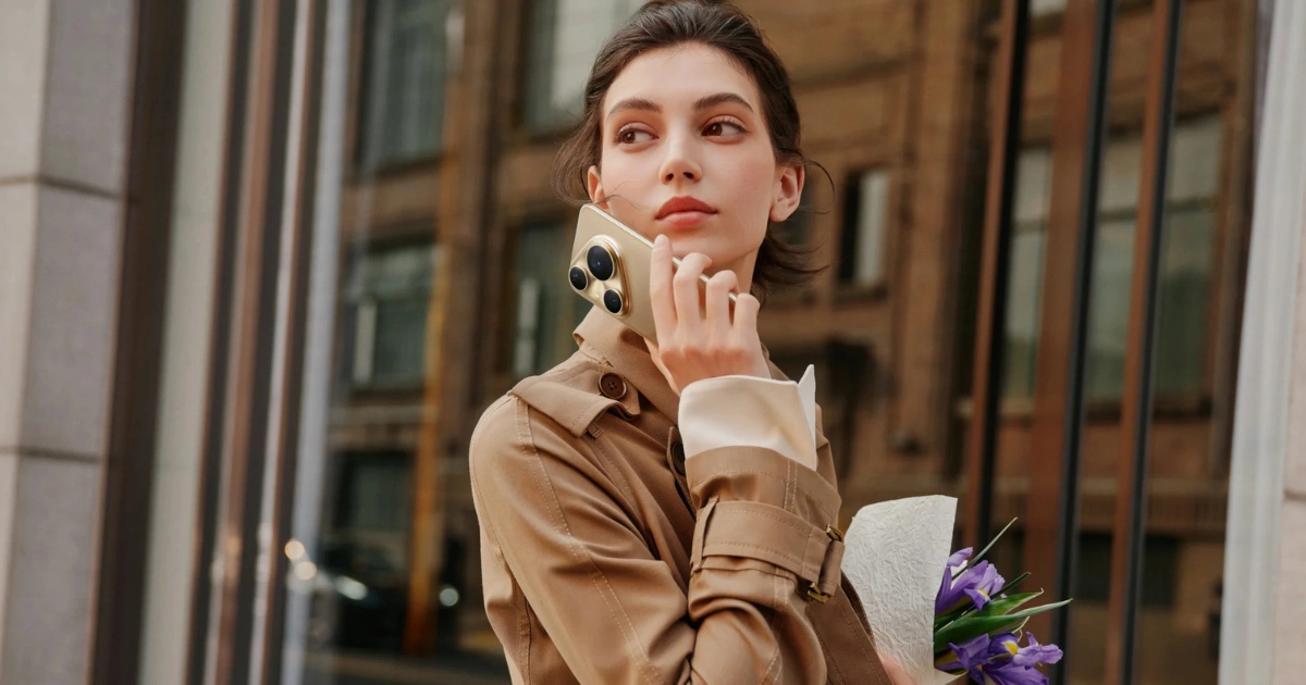 A girl Holding Huawei Pura 80 Ultra