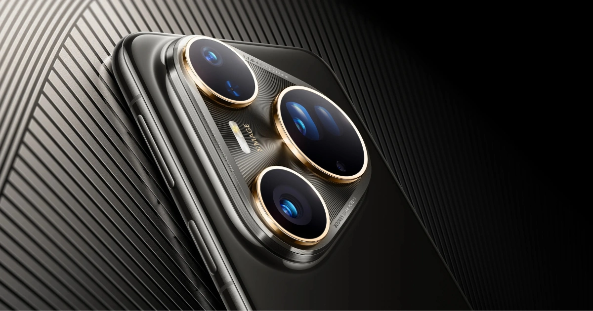 Huawei Pura 80 Ultra focusing on its camera Lens